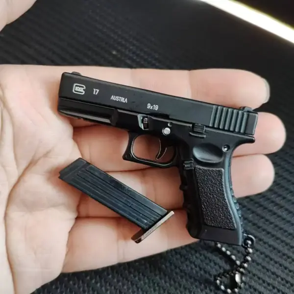 Mini Alloy Gun Keychain Model 1:3 Disassemble Toy - Image 7