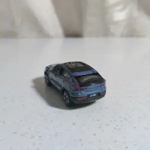 Diecast C40 Model Car 1:64 Scale for Collectors 8 Se53f65cc5dba408b93557b0e910658d1r