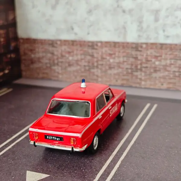 Polsa 1:43 Alloy Car Model Collectible Display - Image 3