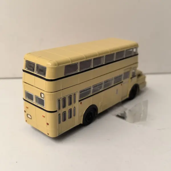 HO 1:87 Scale Saturn II Bus Collectible Model - Image 5