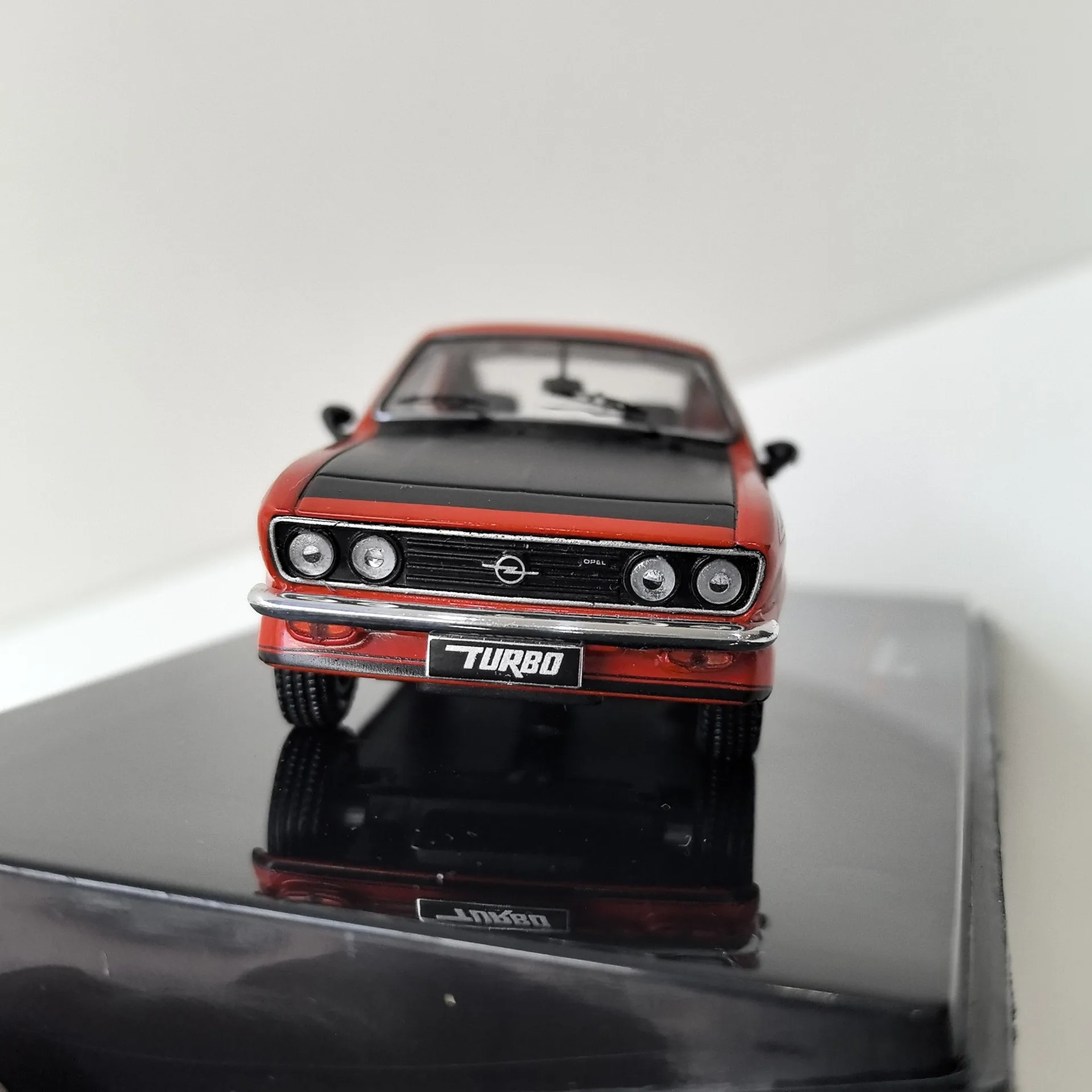 IXO 1/43 Opel Manta A Turbo 1973 Diecast Model Car 3 IXO 1/43 Opel Manta A Turbo 1973 Diecast Model Car - Image 3