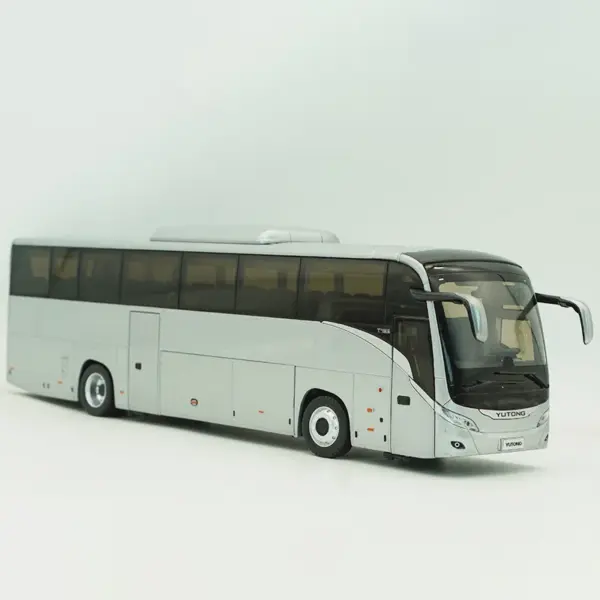 1:42 Scale Yutong T12E Highway Bus Model - Image 2