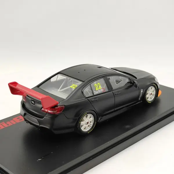 Biante 1:43 HOLDEN VF COMMODORE Diecast Model - Image 2