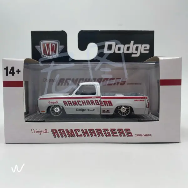 1972 Dodge Adventurer 150 Diecast Model 1:64 Scale - Image 2