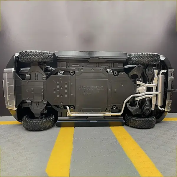 Byd Formula Leopard 5 SUV Die-Cast Model 1:18 Scale - Image 6
