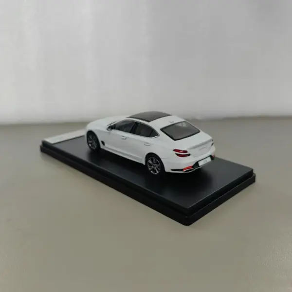 Genesis G70 1:43 Alloy Die-Cast Model Collection - Image 2