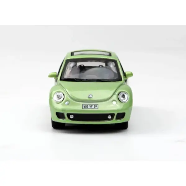 1:43 Green Beetle Classic Alloy Model Car - Image 4