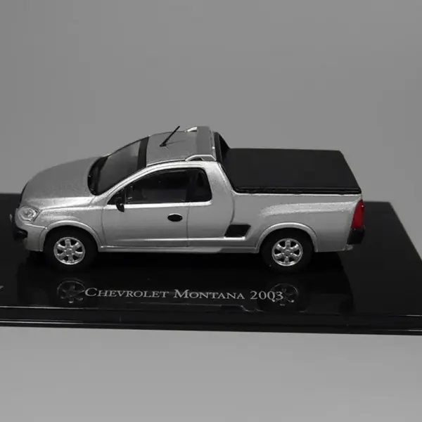 Die-cast 1:43 Alloy Pickup Model for Collection - Image 2
