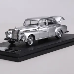 1:64 Scale Alloy Model Car with Removable Engine Cover 20 See30700f168c46e3808f8290abe8b487S