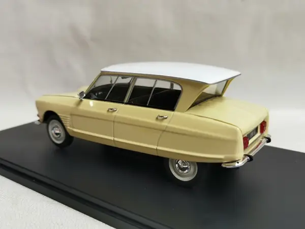 Diecast CITROEN AMI 6 Model Car 1:24 Scale - Image 3