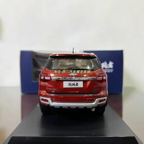 Everest 2016 Off-Road SUV Diecast Model 1:18 Scale - Image 6