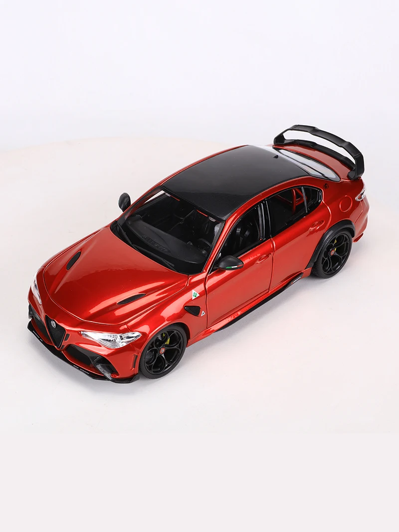 Burago 1:18 Alfa Romeo Giulia GTAm Diecast Model 7 Burago 1:18 Alfa Romeo Giulia GTAm Diecast Model - Image 7