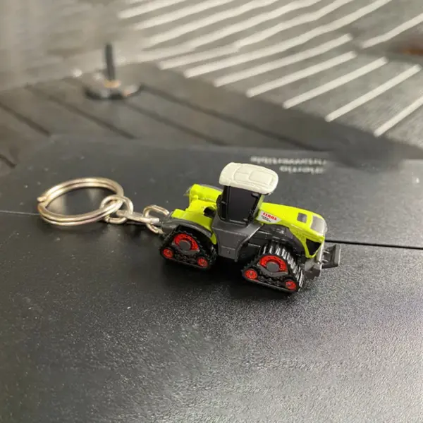JERREN UH Mini Farm Tractor Keychain 5860 Model - Image 2