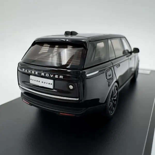 Diecast 1:64 Range Rover SUV Model Collectible - Image 6