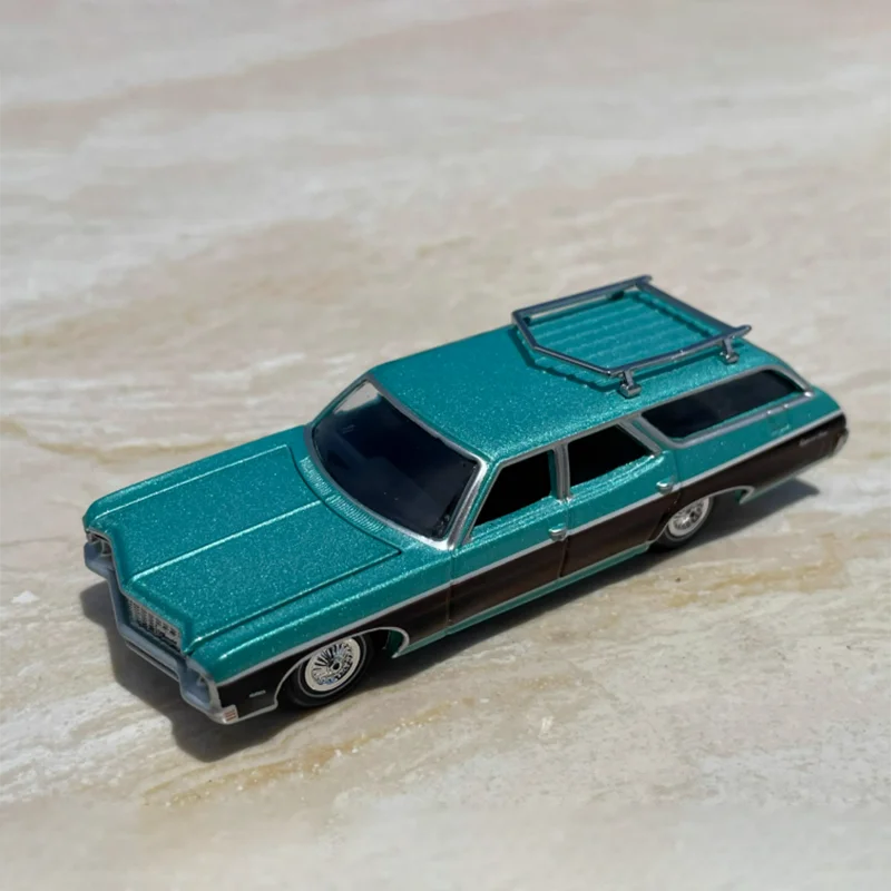 1:64 Chevy Wagon Diecast Metal Model 2 1:64 Chevy Wagon Diecast Metal Model - Image 2