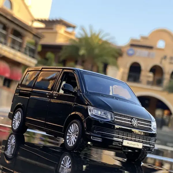 Maisto 1:32 Multivan T6 Alloy Diecast Car - Image 4