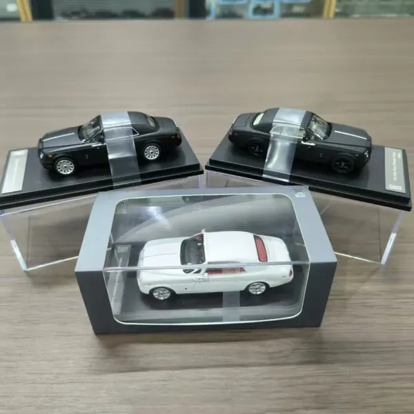 1/64 Scale Diecast Phantom Alloy Car Model - Image 3