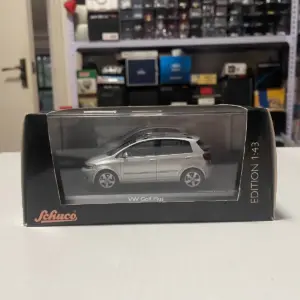 Schuco 1:43 Golf Plus 2009 Alloy Car Model 13 Sf8d9e64999094cd2a94992e16391fd0d8 1