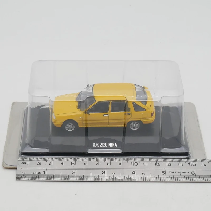 IXO 1:43 IZH 2126 Nika Diecast Model Car 4 IXO 1:43 IZH 2126 Nika Diecast Model Car - Image 4
