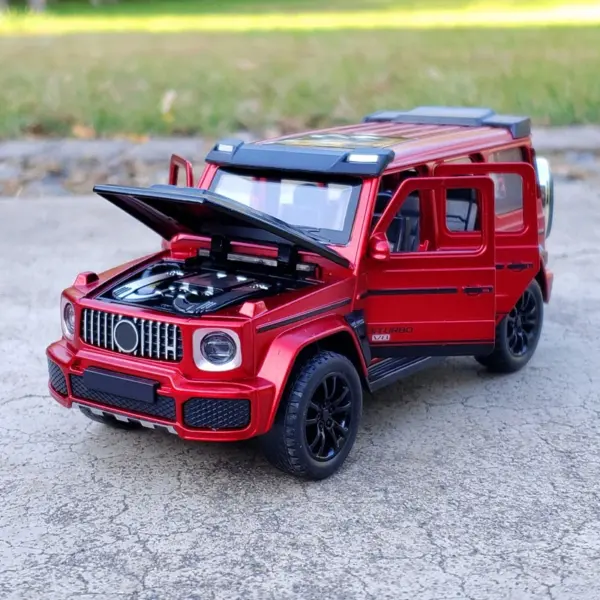 1:32 Mercedes Benz G700 Diecast Model - Image 7