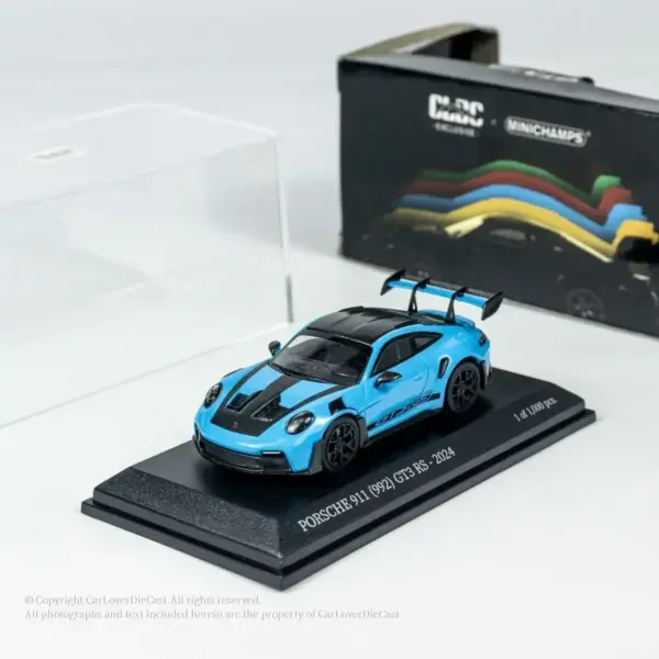 Minichamps Porsche 911 (992) GT3 RS Alloy Model Car - Image 12