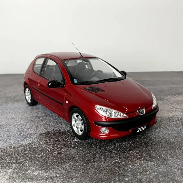 JERREN 1:18 Scale 206 S16 1999 Resin Car Model - Image 2