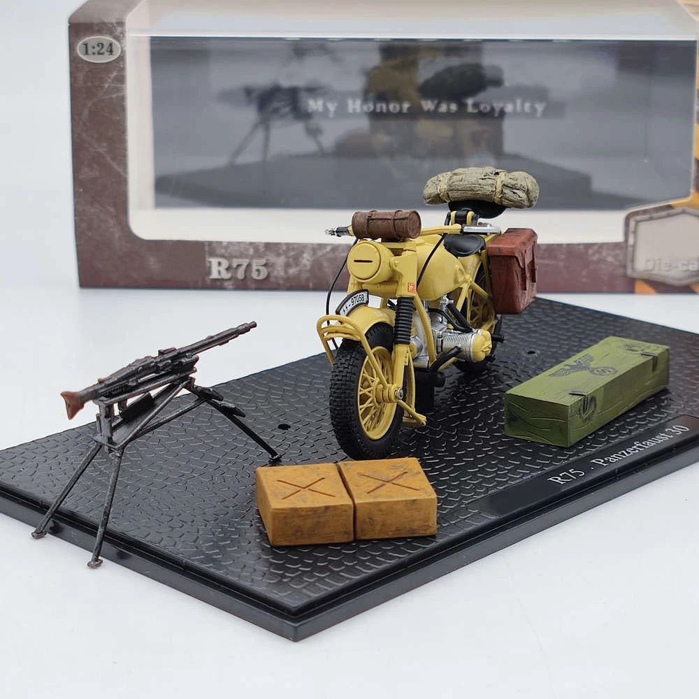 1:24 R75 Panzerfaust 30 Military Motorcycle Model 4 1:24 R75 Panzerfaust 30 Military Motorcycle Model - Image 4