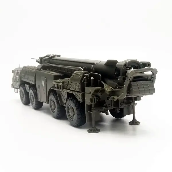 4D 1/72 Soviet 9K72 Missile Vehicle Assembly Model - Image 3