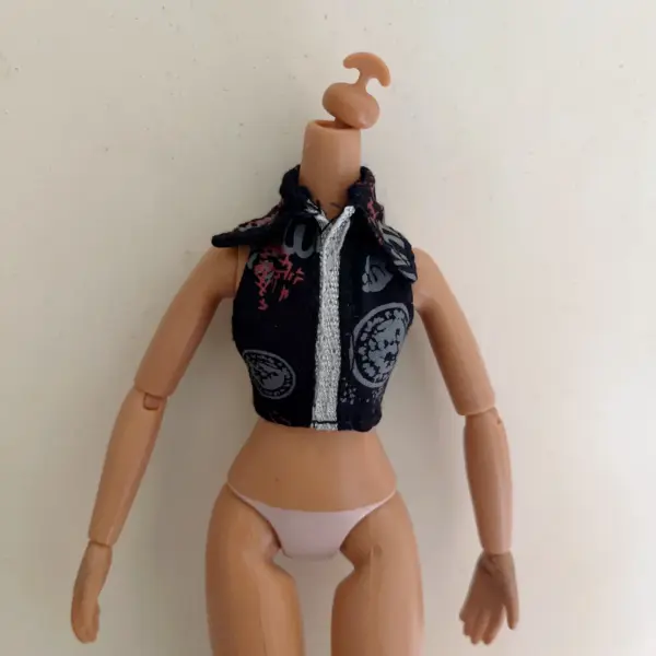 Bratz & Monster High Doll Tops Set - Image 32