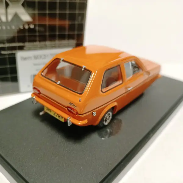 Matrix 1:43 Resin Reliant Robin Classic Model - Image 2