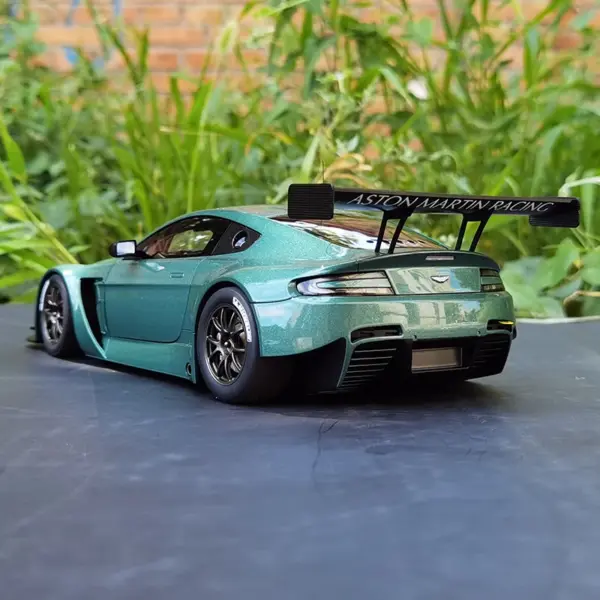 AUTOART 1:18 Aston Martin Vantage V12 GT3 Model - Image 4