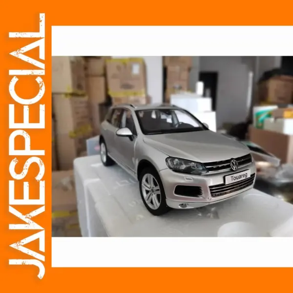 Volkswagen Touareg 2010 SUV Alloy Model 1:18 Flaws