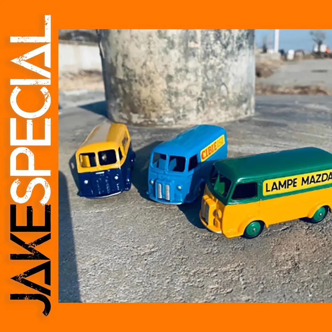 1:64 Scale Dinky Toys Postal Bus Model 1 1:64 Scale Dinky Toys Postal Bus Model