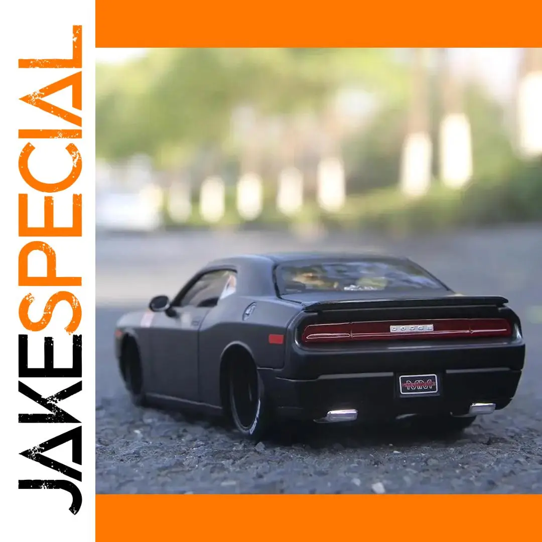 Maisto 1:24 Dodge Challenger SRT Model Car 1 Maisto 1:24 Dodge Challenger SRT Model Car