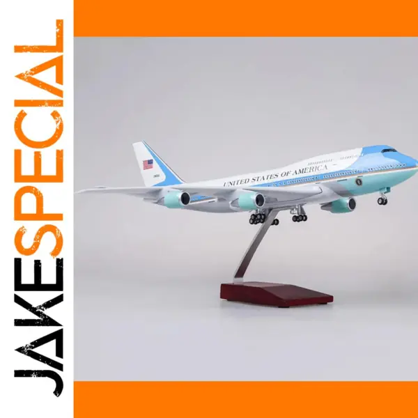 1:150 Scale B747 Air Force One Model