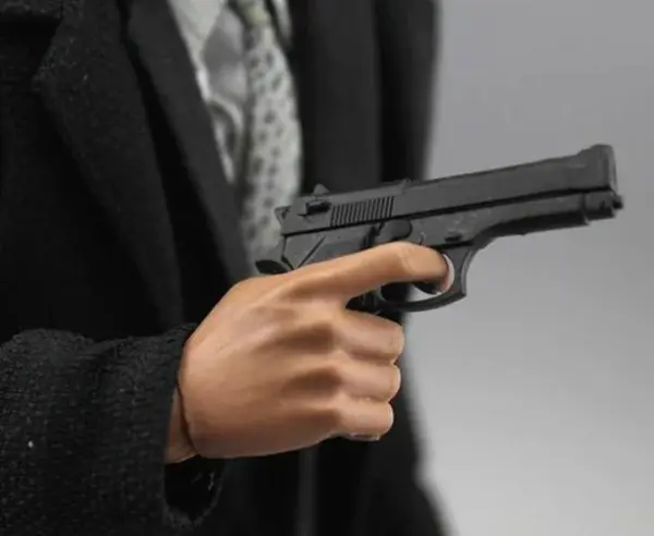 1/6 Scale P38 PPK Mini Metal Revolver Model for Dioramas - Image 6