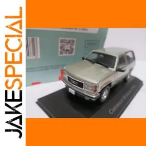 Diecast 1:43 Chevrolet Silverado Model Car