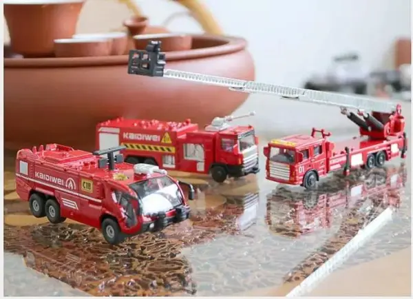 1:72 Alloy Fire Engine Model Car - Image 5
