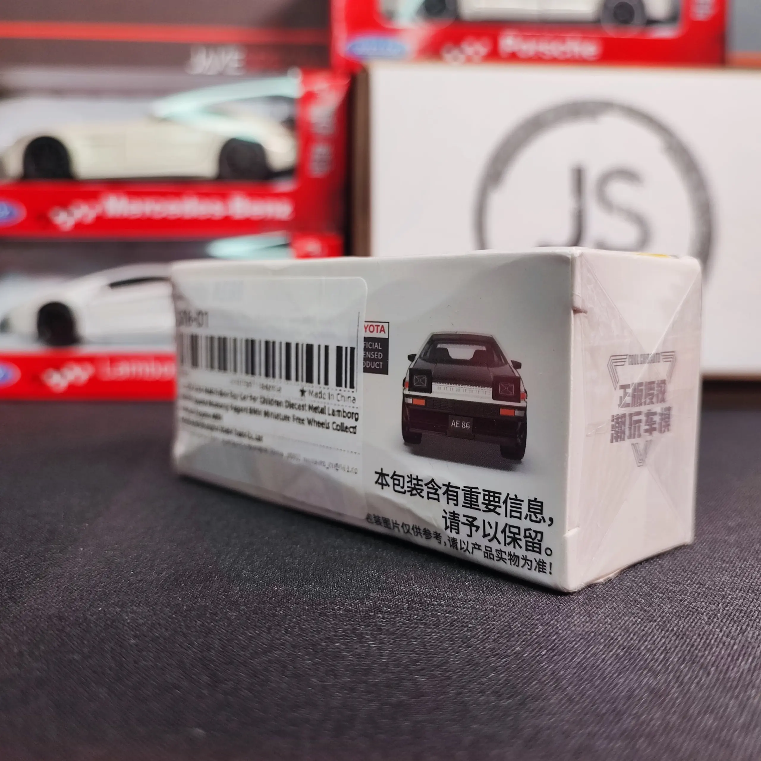 Voiture Miniature Diecast Toyota Sprinter Trueno AE86 Model Car by CCA Modèle Réduit 3 Voiture Miniature Diecast Toyota Sprinter Trueno AE86 Model Car by CCA Modèle Réduit - Image 3