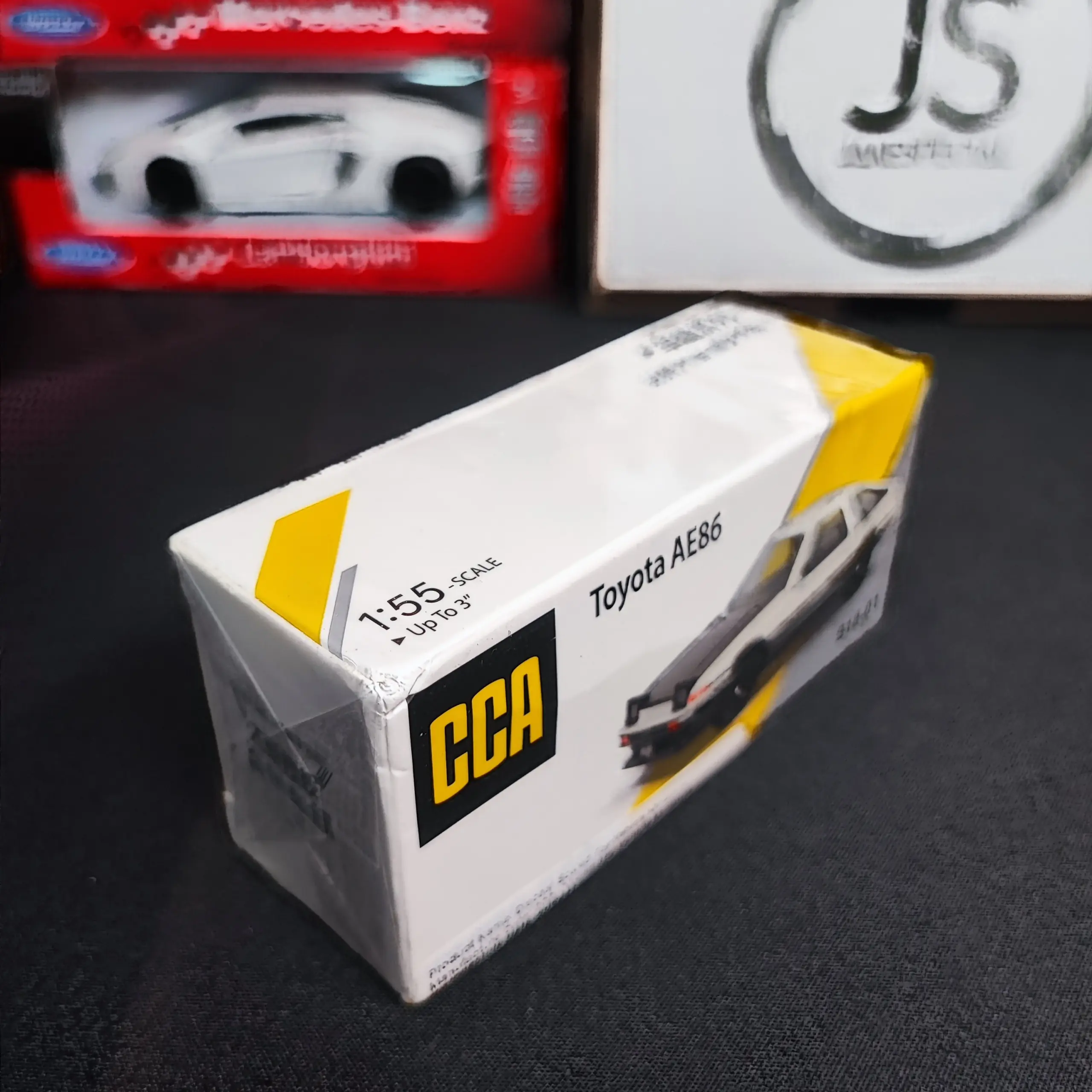 Voiture Miniature Diecast Toyota Sprinter Trueno AE86 Model Car by CCA Modèle Réduit 5 Voiture Miniature Diecast Toyota Sprinter Trueno AE86 Model Car by CCA Modèle Réduit - Image 5