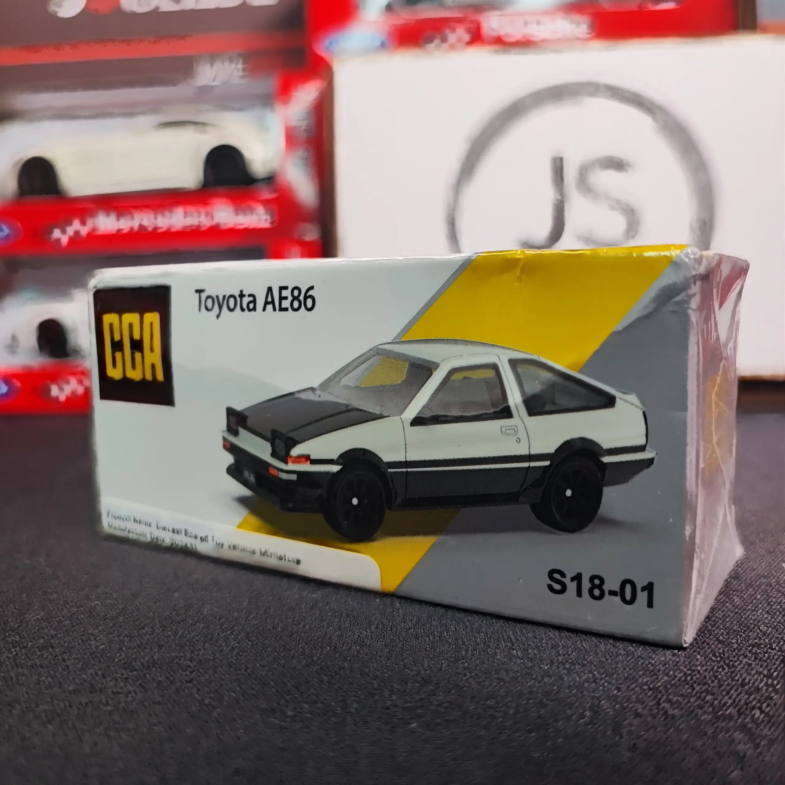 Voiture Miniature Diecast Toyota Sprinter Trueno AE86 Model Car by CCA Modèle Réduit 2 Voiture Miniature Diecast Toyota Sprinter Trueno AE86 Model Car by CCA Modèle Réduit - Image 2