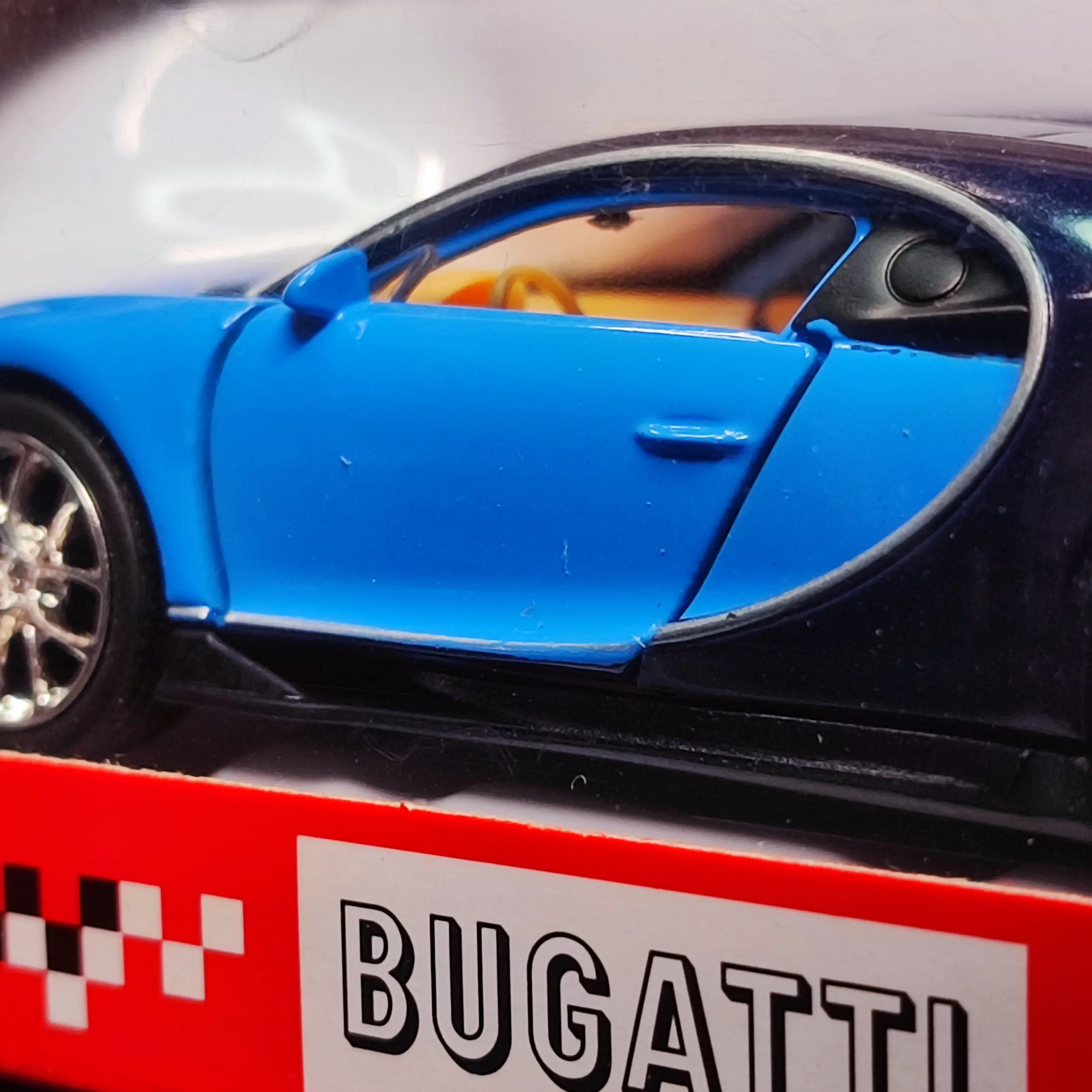 Welly 1:36 Bugatti Chiron Die-Cast Model 3 Welly 1:36 Bugatti Chiron Die-Cast Model - Image 3