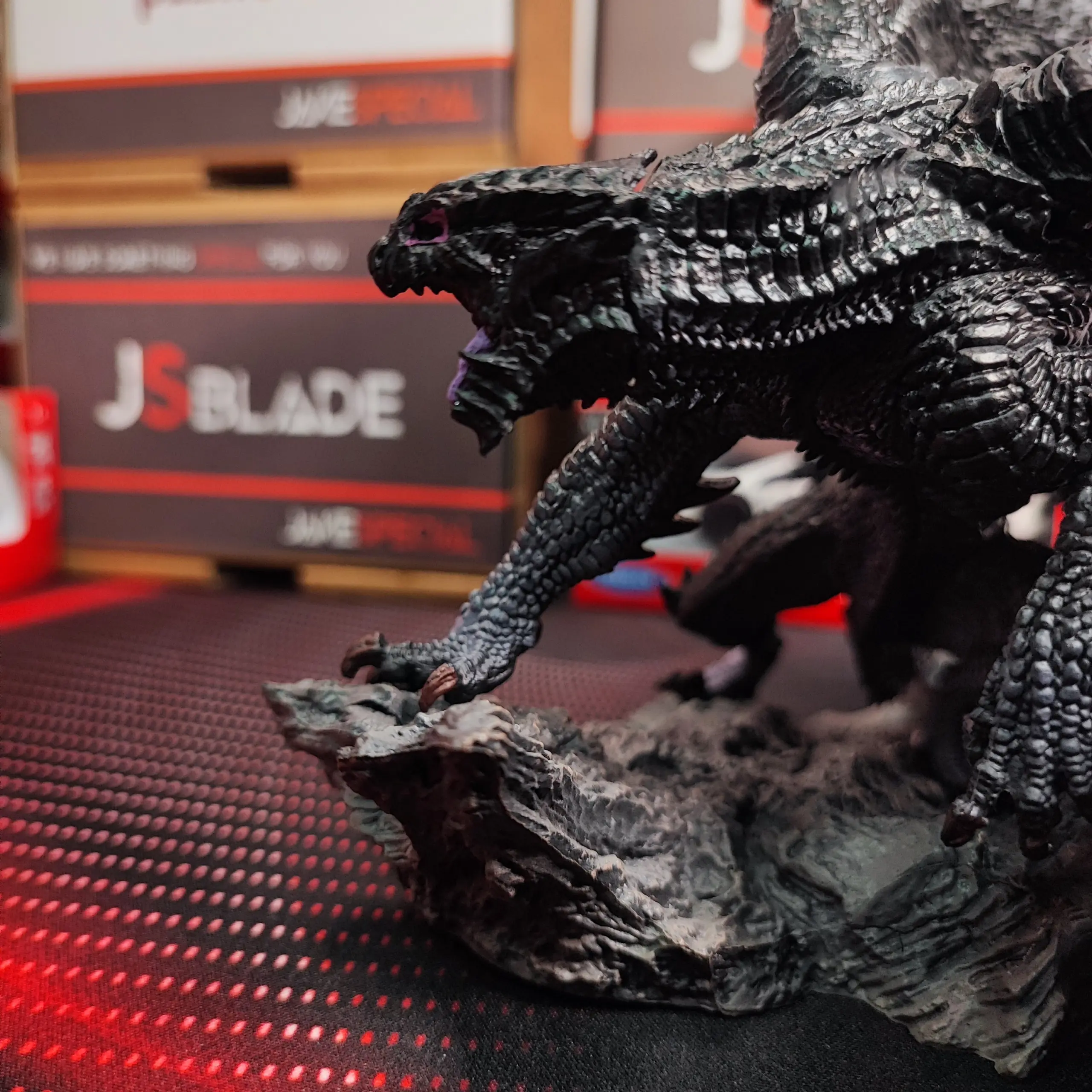 Minor Fix Needed - Gore Magala 18cm Figure with Horns Disassembled - Please Read Description 3 Minor Fix Needed - Gore Magala 18cm Figure with Horns Disassembled - Please Read Description - Image 3