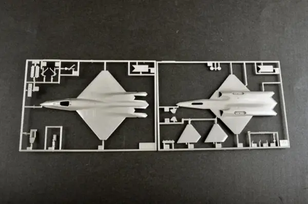 1:144 YF-23 Grey Magic Fighter Model Kit - Image 4