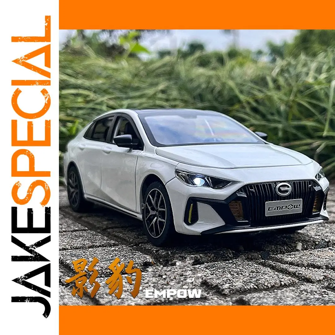 1:24 EMPOW White Sedan Diecast Model Car 1 1:24 EMPOW White Sedan Diecast Model Car