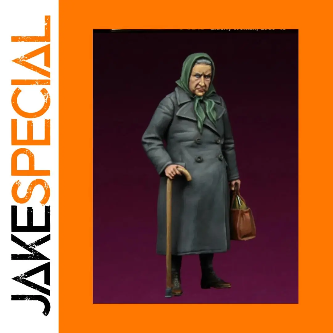 1/35 Scale Resin Elderly Woman Model Kit 1 1/35 Scale Resin Elderly Woman Model Kit