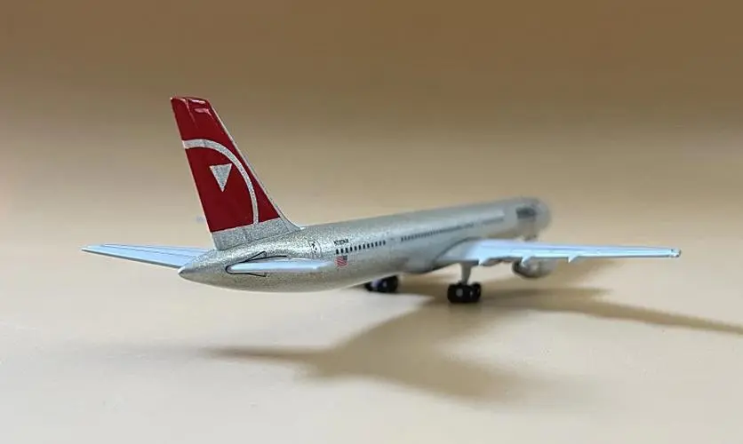 American GJB757-300 Scale Aircraft Model 1:400 3 American GJB757-300 Scale Aircraft Model 1:400 - Image 3