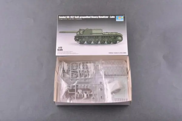 Soviet SU-152 1/72 Scale Military Model Kit - Image 4