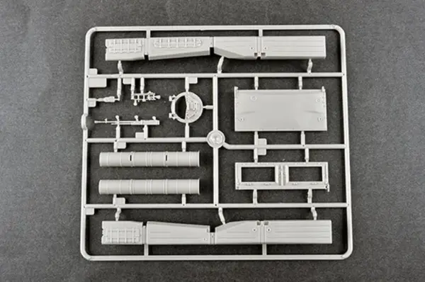 Soviet Object 292 Tank Model Kit 1/35 - Image 9
