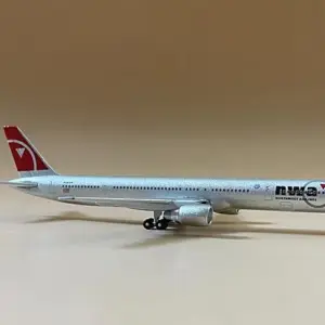 American GJB757-300 Scale Aircraft Model 1:400 9 83e09211 upscaled